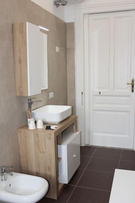 Nel Cuore Del Vomero Apartament Napoli Esterno foto
